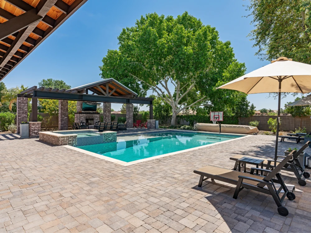 commercial poolscape