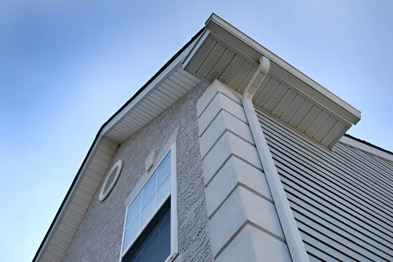 Residential siding and soffit detail
