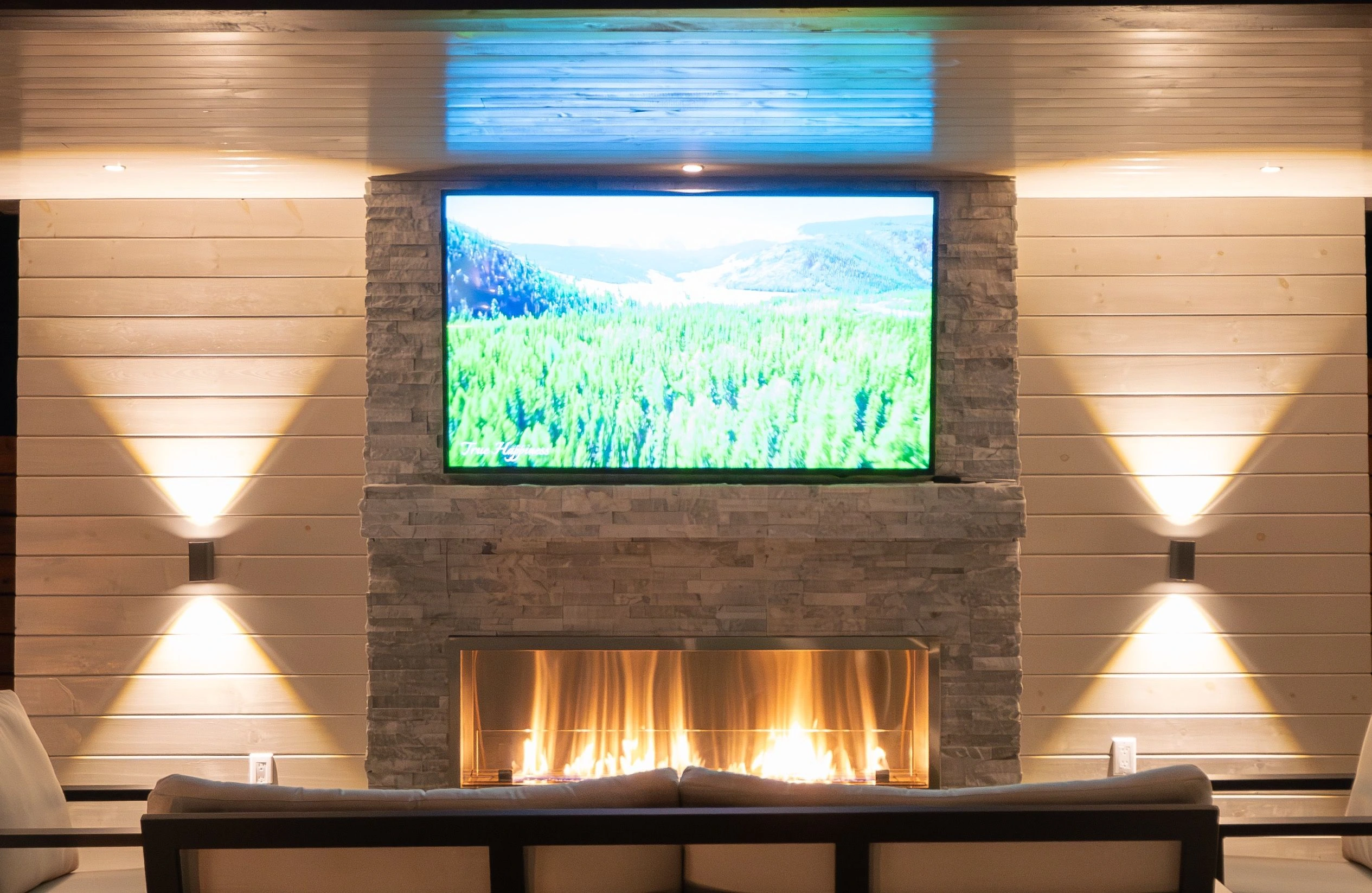 What Are Outdoor Fixtures & Accessories?