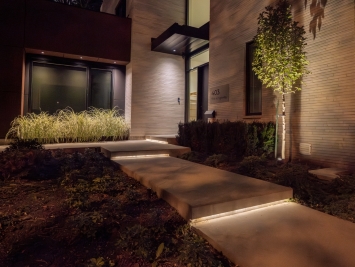 the kings way entrance night